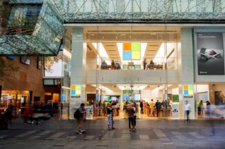 Microsoft cambia linea e chiude tutti gli store fisici