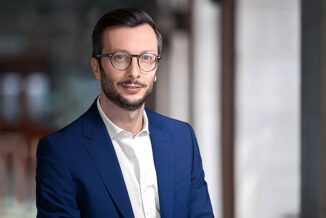 Fastweb + Vodafone Fastweb Vodafone Italia è stata acquisita al 100% da Swisscom. Obiettivi dell’acquisizione creare, attraverso la combinazione con Fastweb, un operatore convergente.
