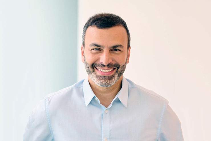 Simon Mouyal a Chief Marketing Officer